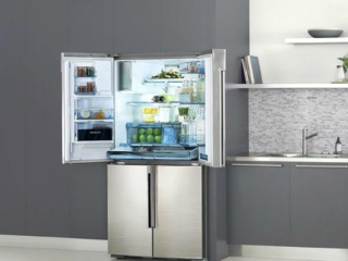 Встроенный льдогенератор в холодильниках Kaiser 