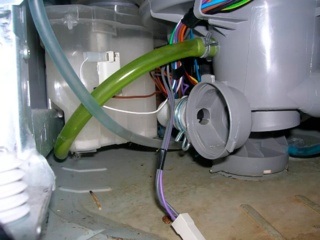 Заливная и сливная системы в посудомоечной машине